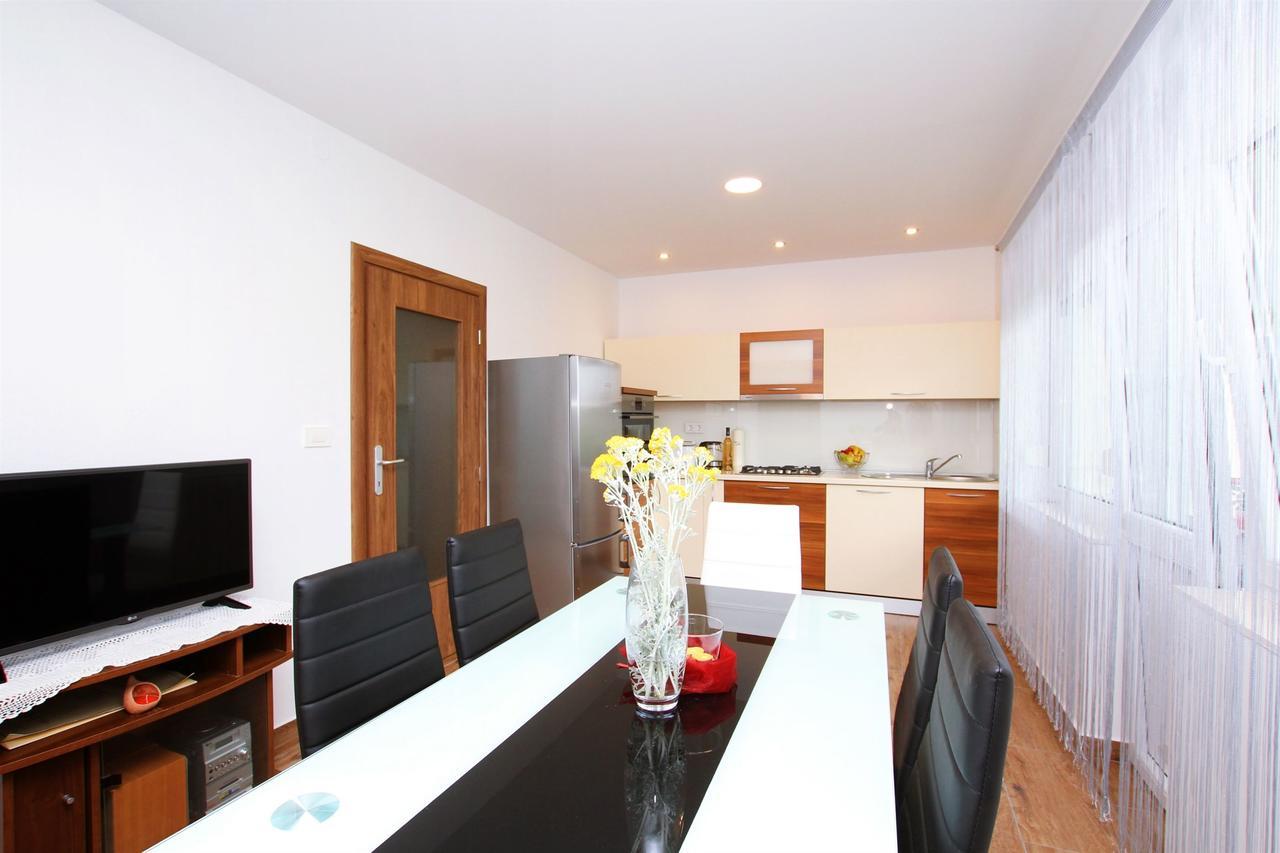 Apartment Anica تروغير المظهر الخارجي الصورة