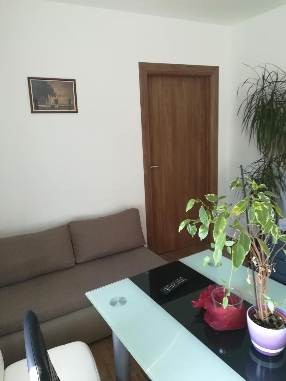 Apartment Anica تروغير المظهر الخارجي الصورة